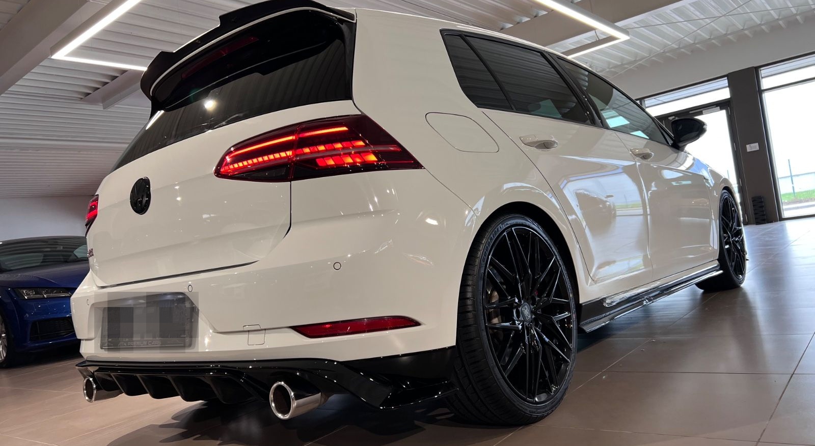 Volkswagen Golf 2.0 TSI DSG GTI TCR ACC 19Zoll NAVI 1.HAND foto 8