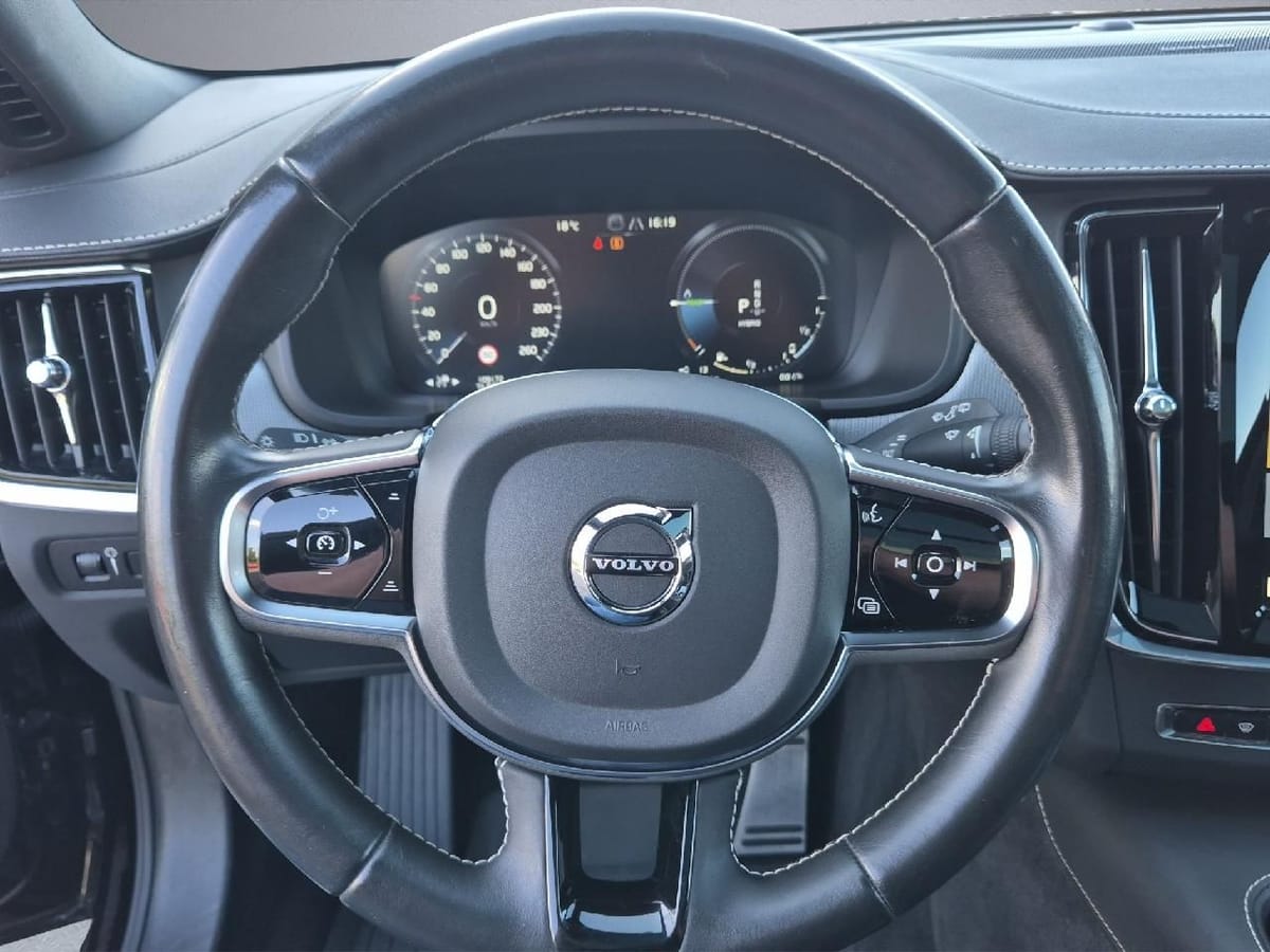 Volvo V90 Kombi R Design PHEV AWD *Pano*AHK*Elek foto 11