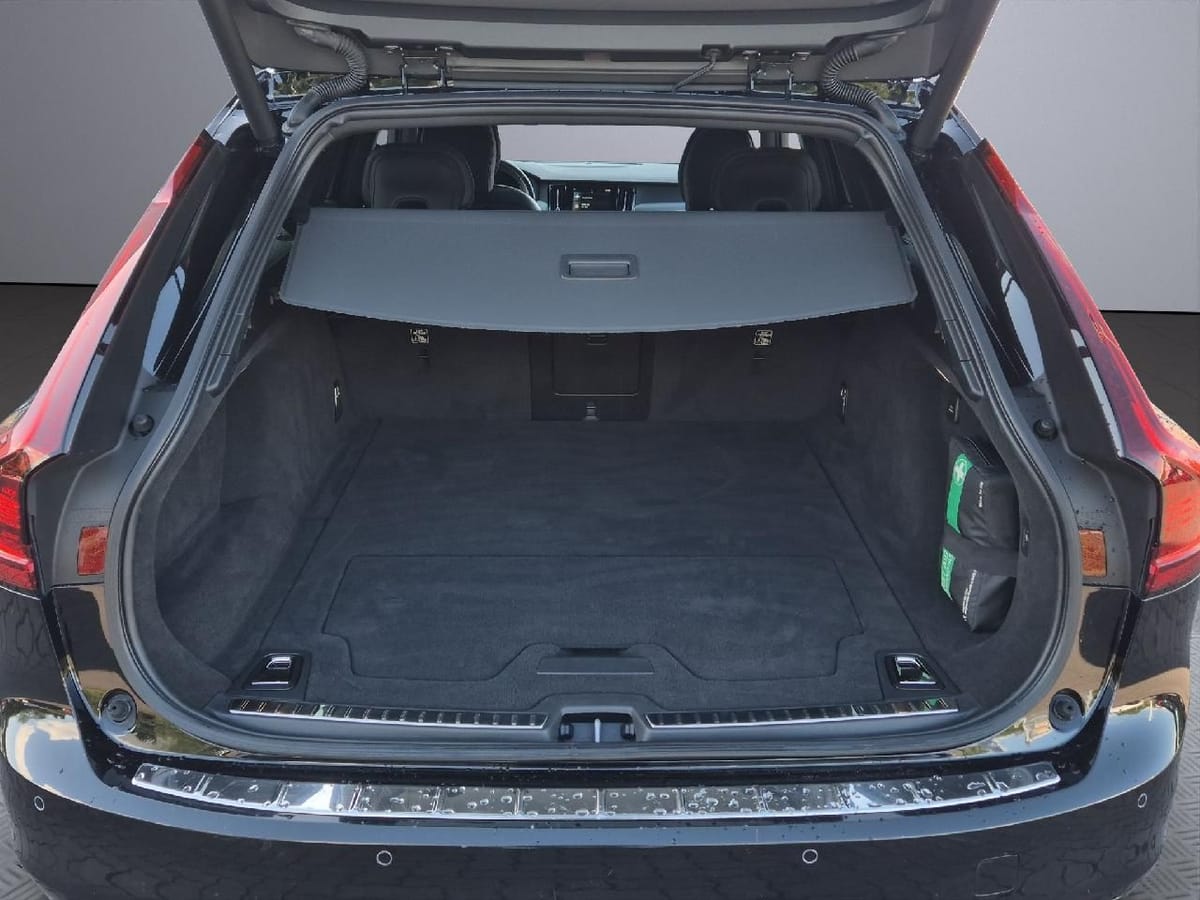 Volvo V90 Kombi R Design PHEV AWD *Pano*AHK*Elek foto 15