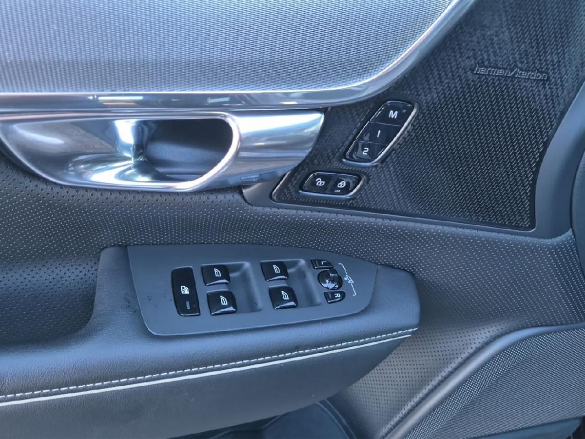Volvo V90 Kombi R Design PHEV AWD *Pano*AHK*Elek foto 21