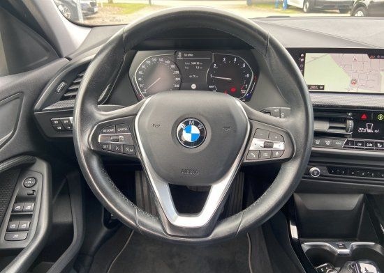 BMW 118i Aut. Sport Line   LED*Navi*Sitzheizung*Temp foto 13