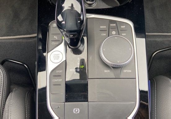 BMW 118i Aut. Sport Line   LED*Navi*Sitzheizung*Temp foto 16