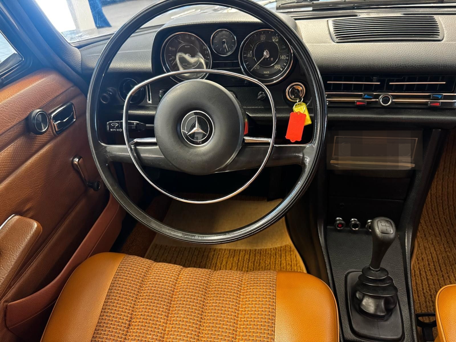Mercedes-Benz E 220 - W115 - Top foto 12
