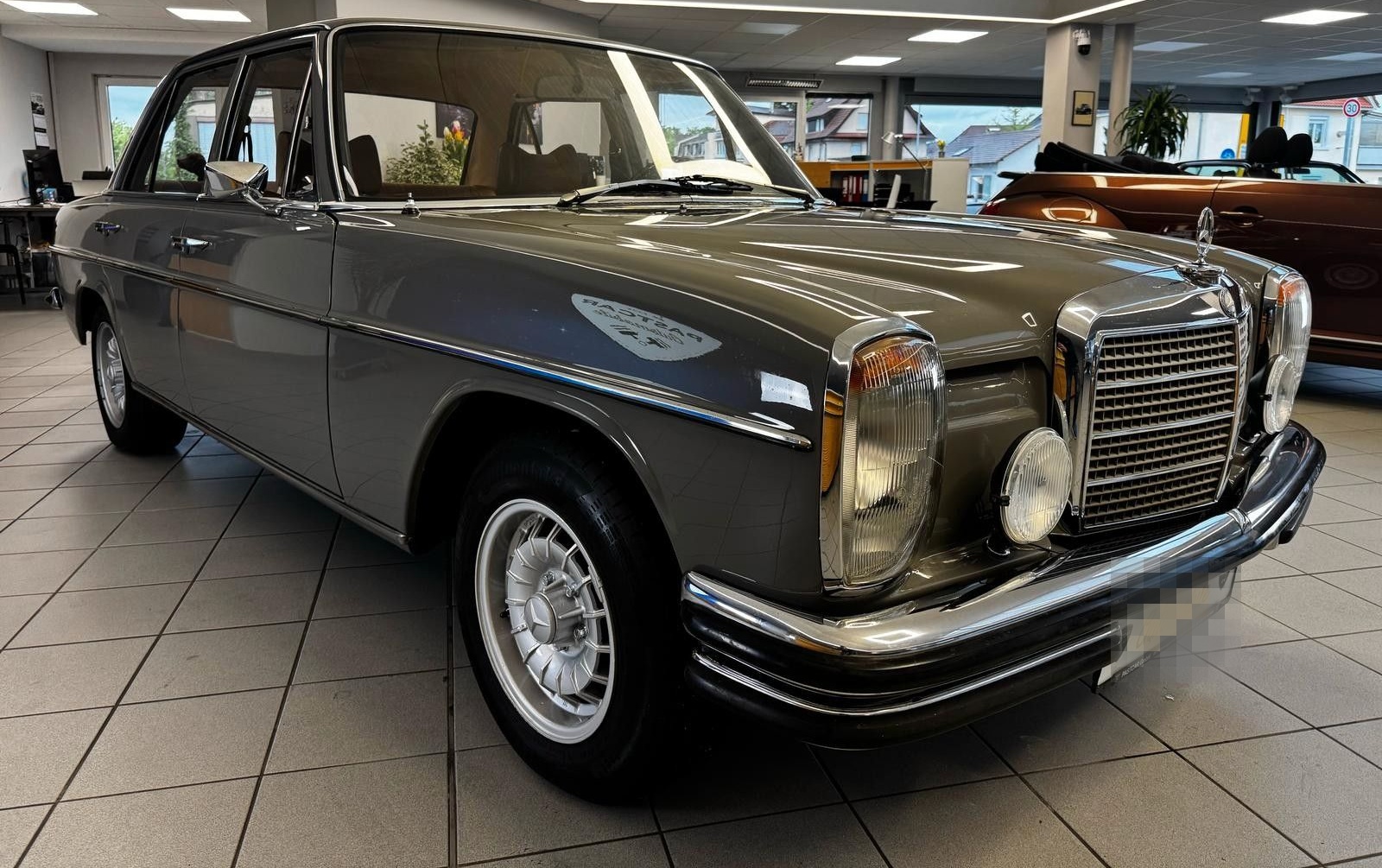 Mercedes-Benz E 220 - W115 - Top foto 5