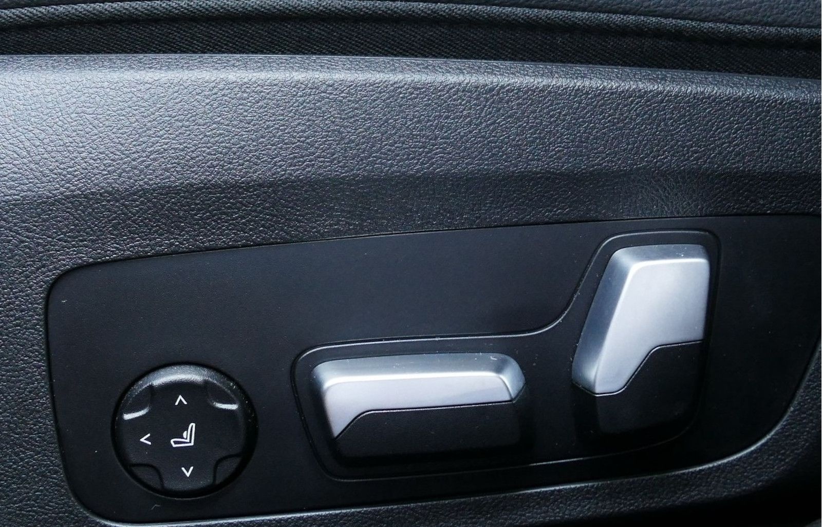 BMW 318i Touring Sport HUD Driving eSitze Sound Kam foto 13