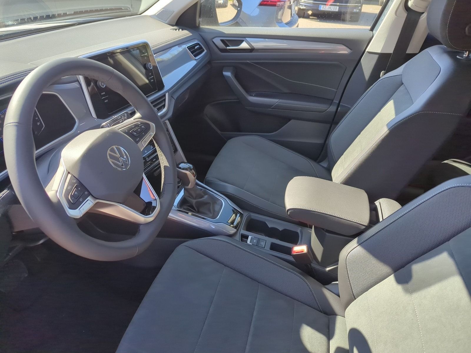 Volkswagen T-Roc Style 1.5 l TSI OPF 110 kW (150 PS) 7-Gang foto 8