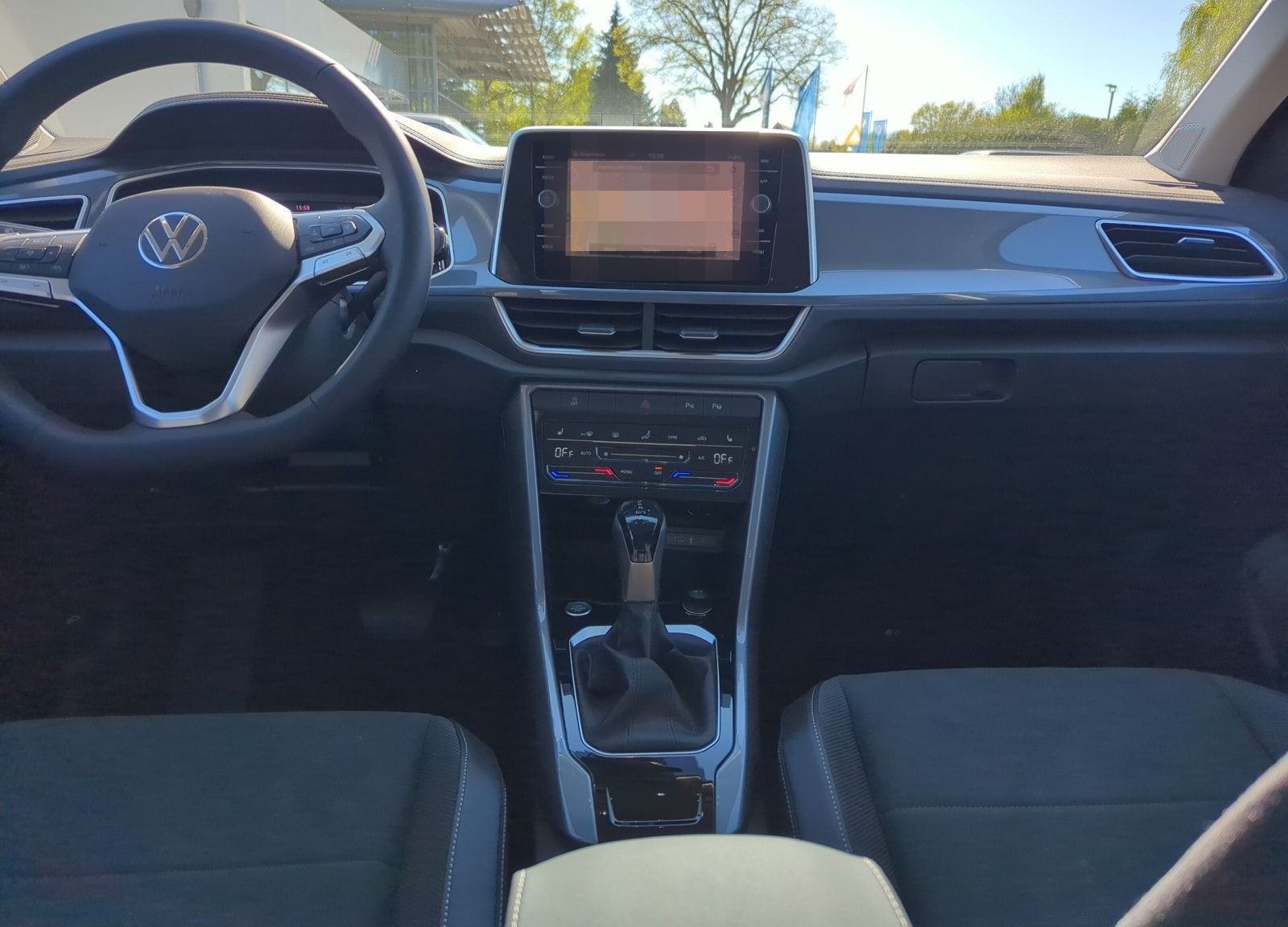 Volkswagen T-Roc Style 1.5 l TSI OPF 110 kW (150 PS) 7-Gang foto 10