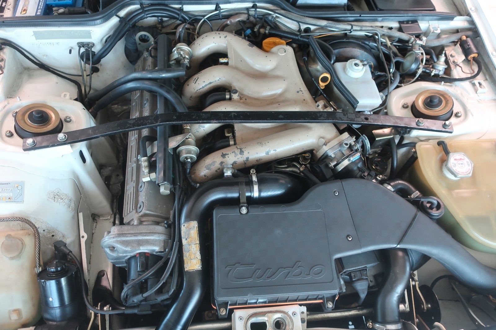 Porsche 944 Turbo Cup / Straßenzulassung foto 10