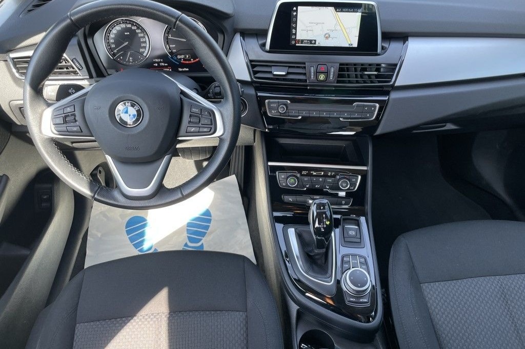 BMW 218i Active Tourer Aut. Advantage Navi SH Tempom foto 12