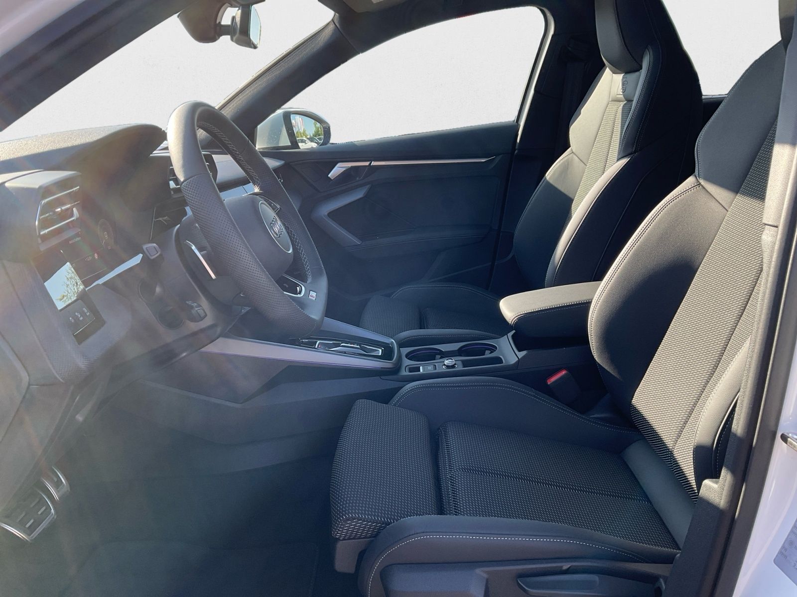 Audi A3 Sportback 40 TFSI e S line Matrix Pano ACC foto 10