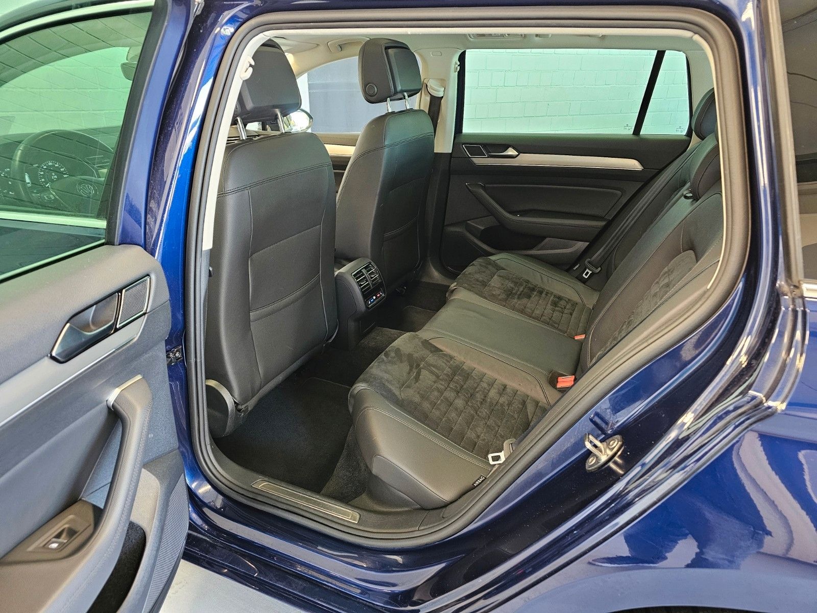Volkswagen Passat Variant 2.0 TDI R-Line 4Motion + HeadUp foto 10