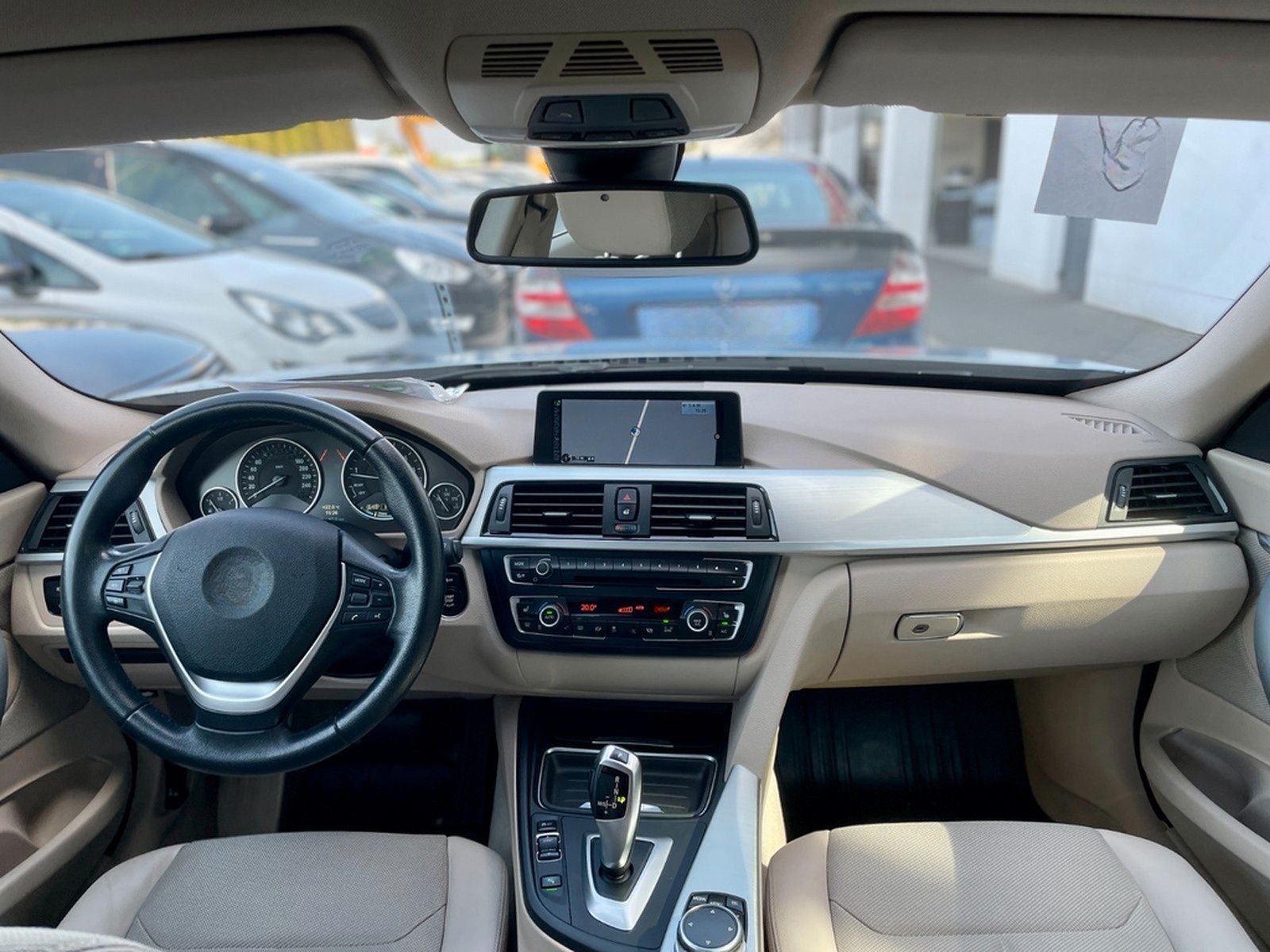 BMW 328iA Gran Turismo *NAVI PROF*HUD*AHK*KAMERA*SH* foto 16