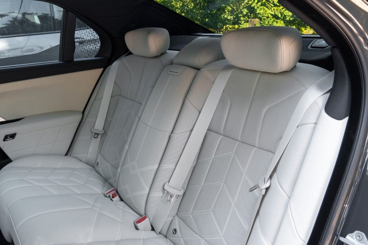 BMW 740d M PRO.MASSAGE.SKY.CRISTAL.INDIVIDUAL5/100 foto 16