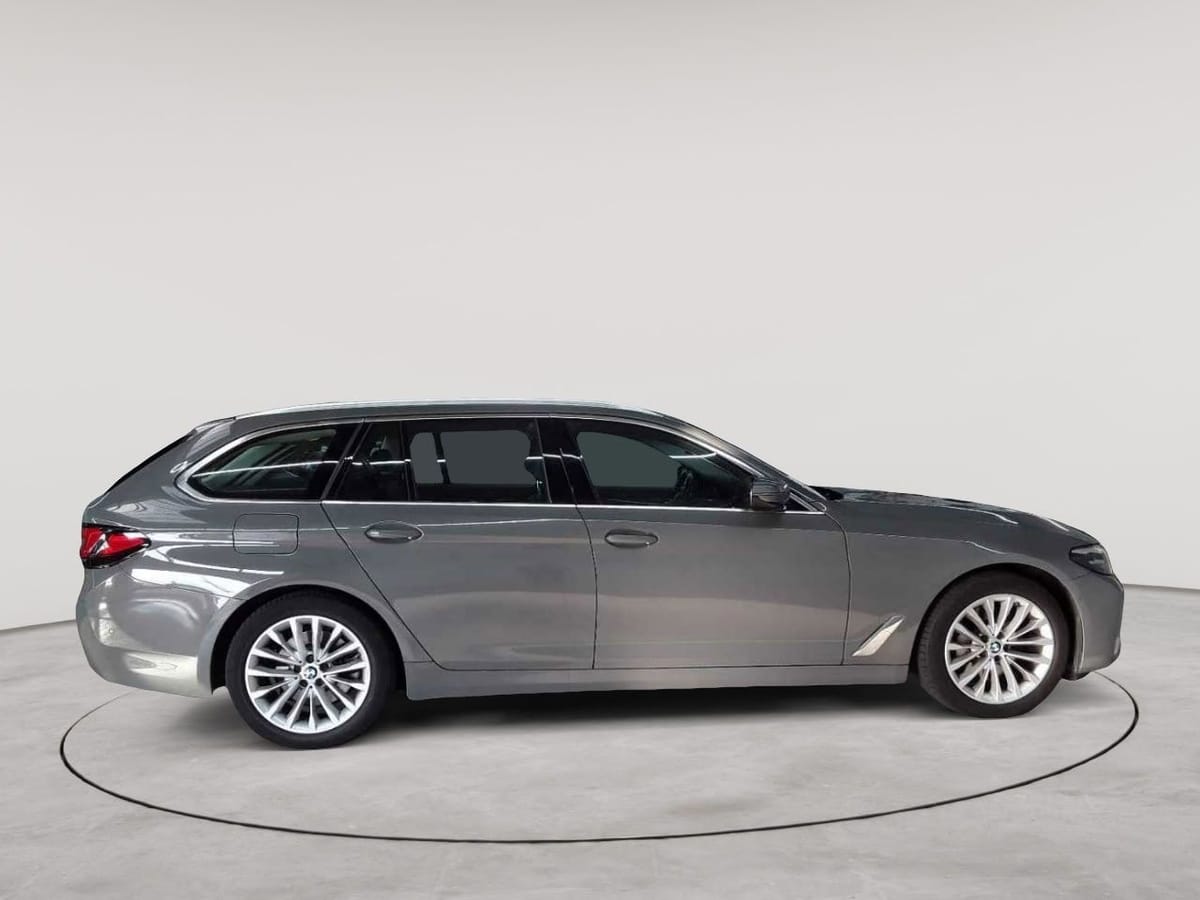 BMW 530i xDrive Touring Aut. Luxury Line foto 3