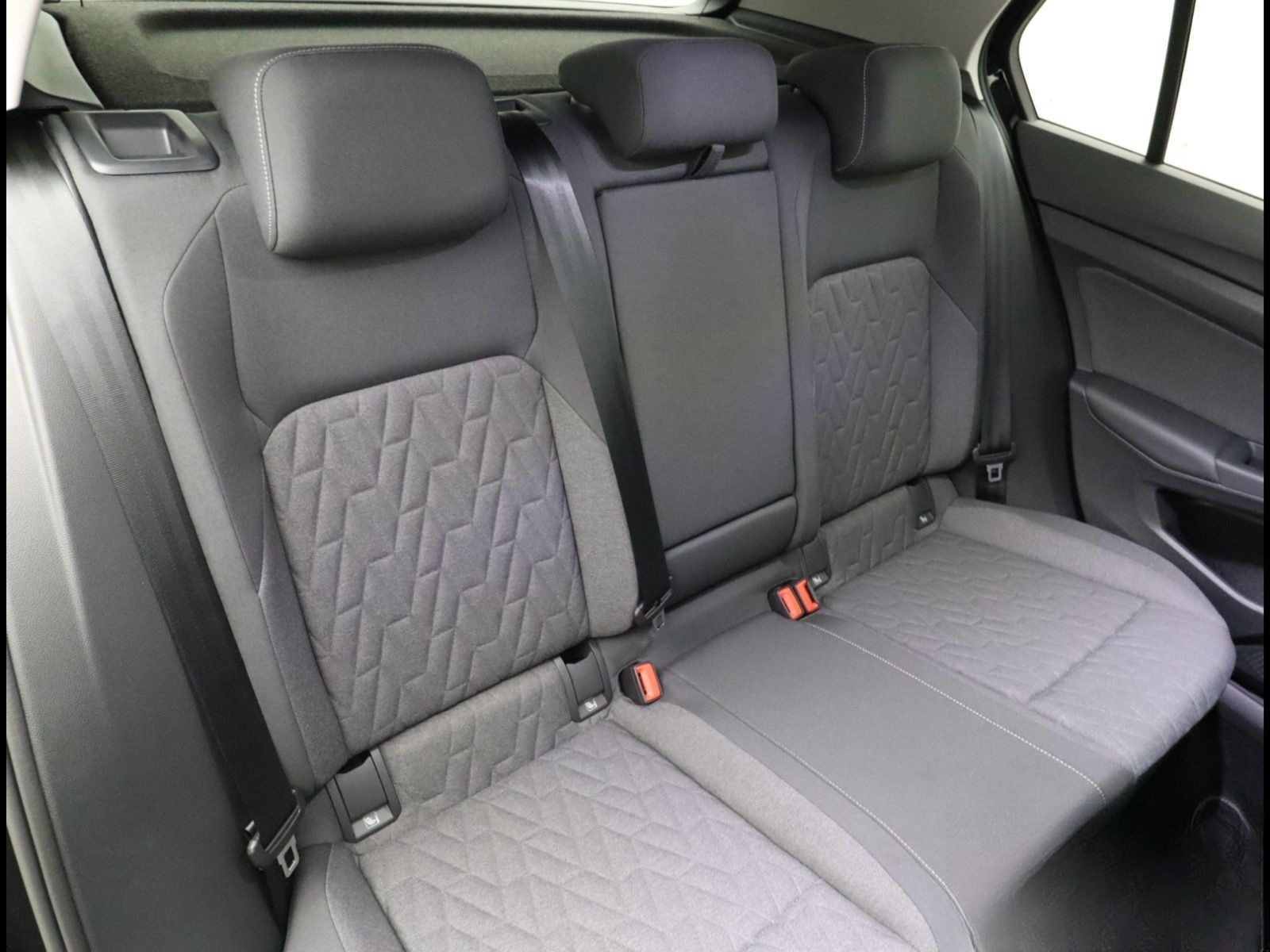 Volkswagen GOLF LIFE 1.5 TSI 6-GANG (+ACC-RADAR+NAVI) LED foto 8