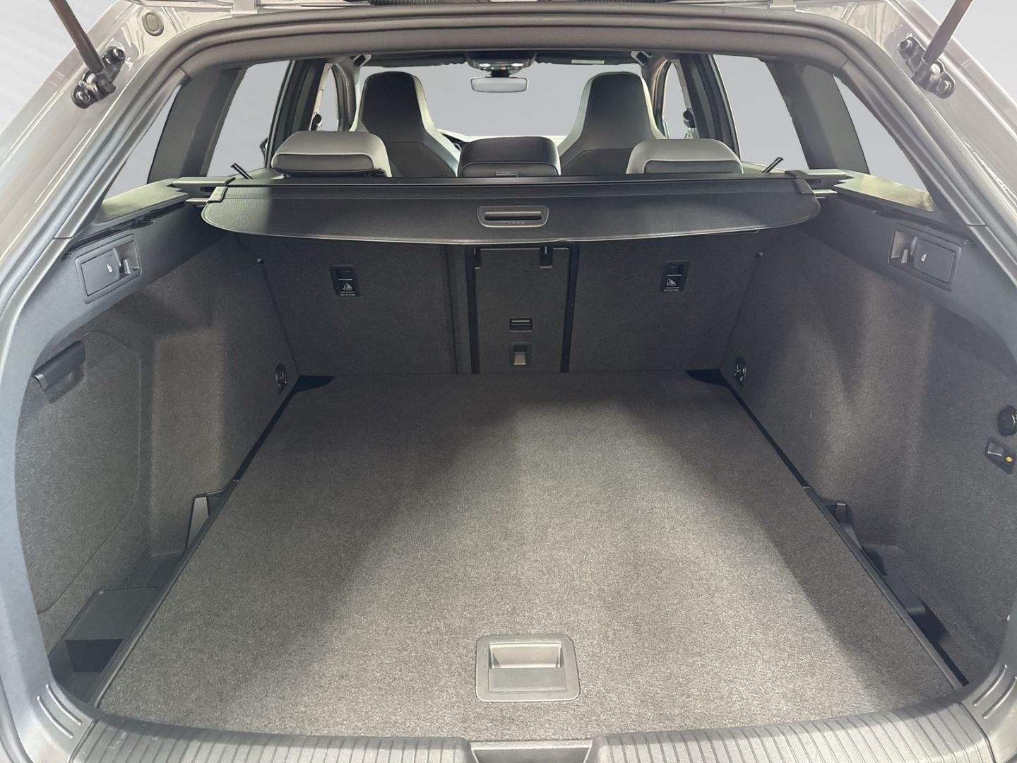 Volkswagen Golf Variant 2.0 TDI R-Line DSG AHK+Kamera+LED foto 8