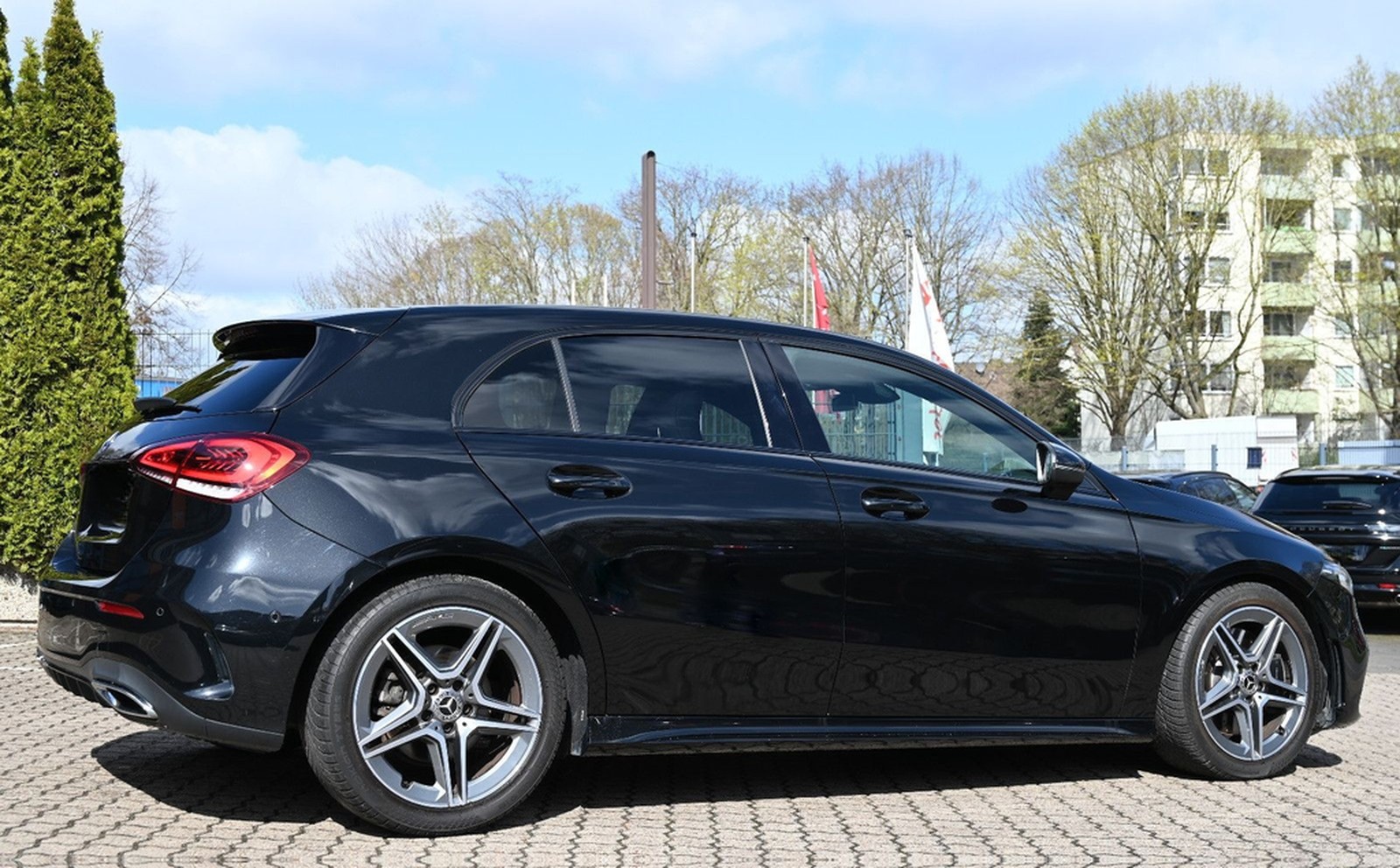 Mercedes-Benz A 250 AMG Line Navi Leder LED PDC foto 3