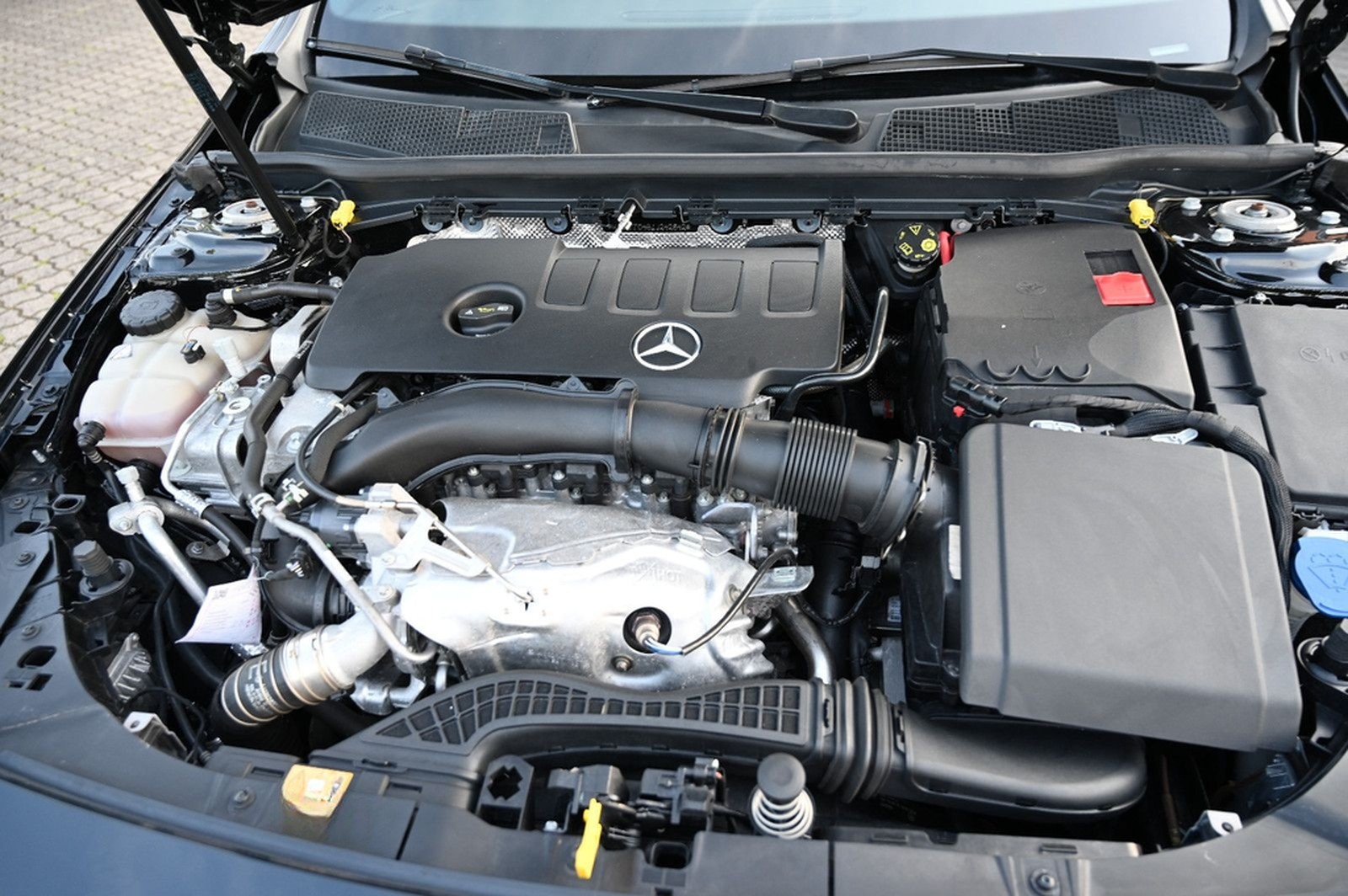 Mercedes-Benz A 250 AMG Line Navi Leder LED PDC foto 21