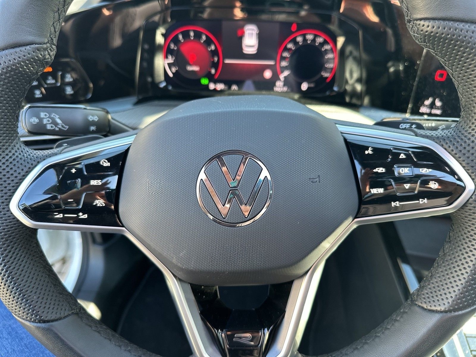 Volkswagen Golf Variant VIII R-Line IQ,NAV,AHK,PANO foto 17