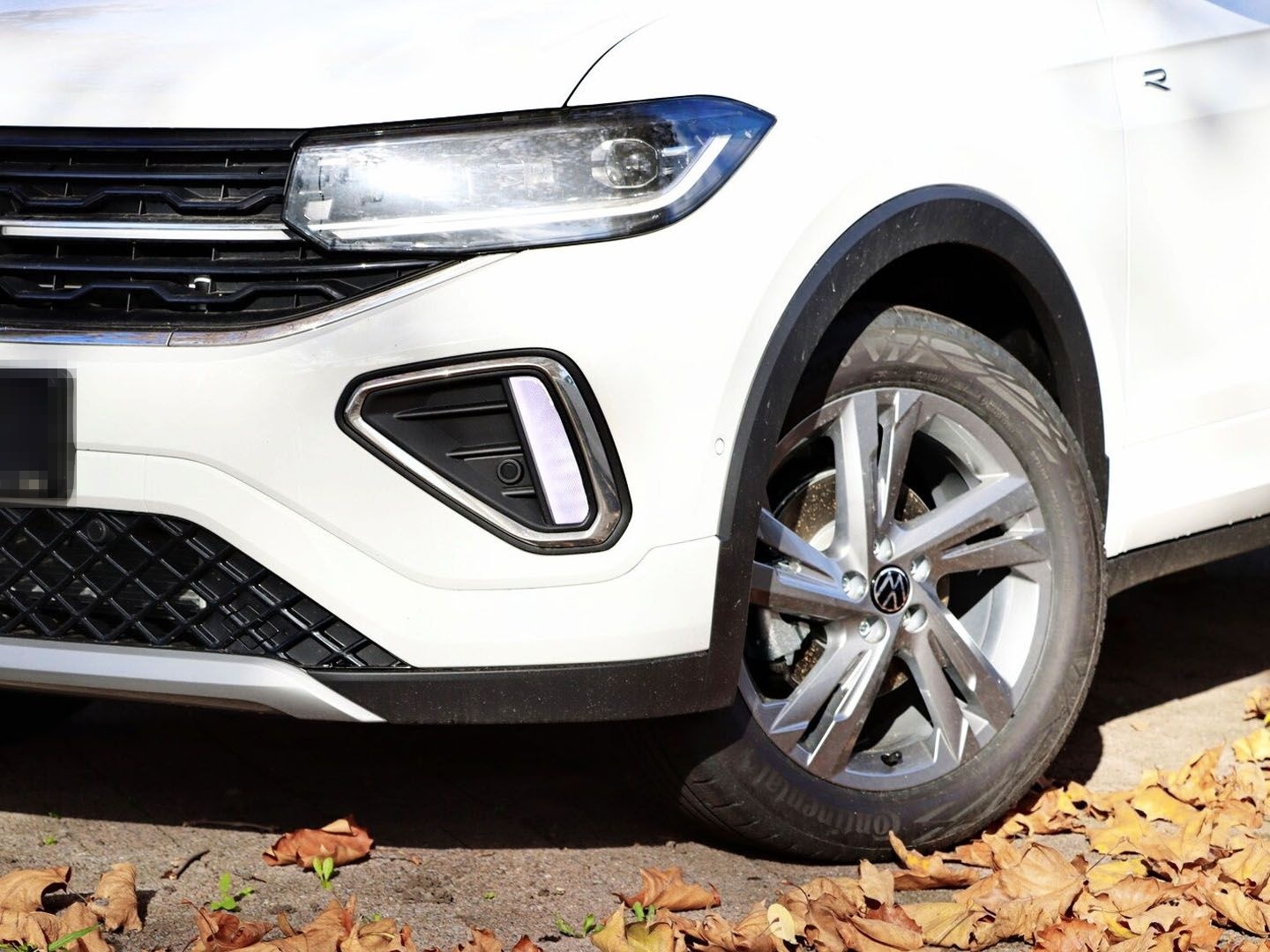 Volkswagen T-Cross R-Line 1.5 TSI OPF DSG IQ.LIGHT/RÜCKFAHR foto 3