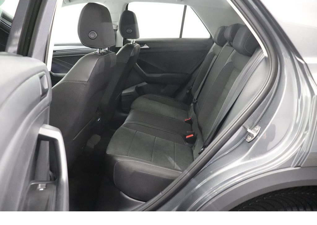 Volkswagen T-Roc Style 1.5 l TSI 110 kW 150 PS 7-Gang-Doppe foto 19