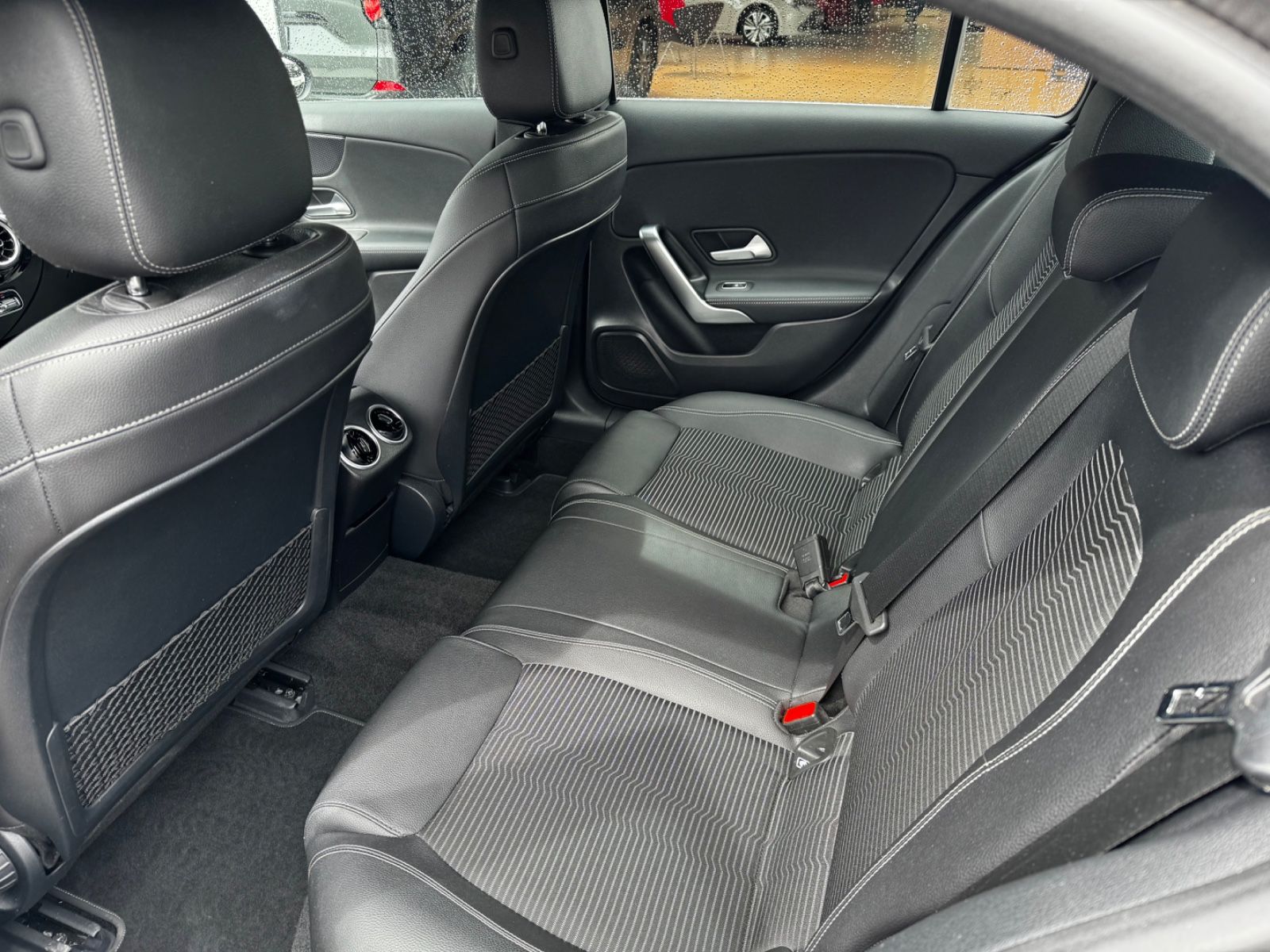 Mercedes-Benz A 180 A -Klasse A 180 d foto 14