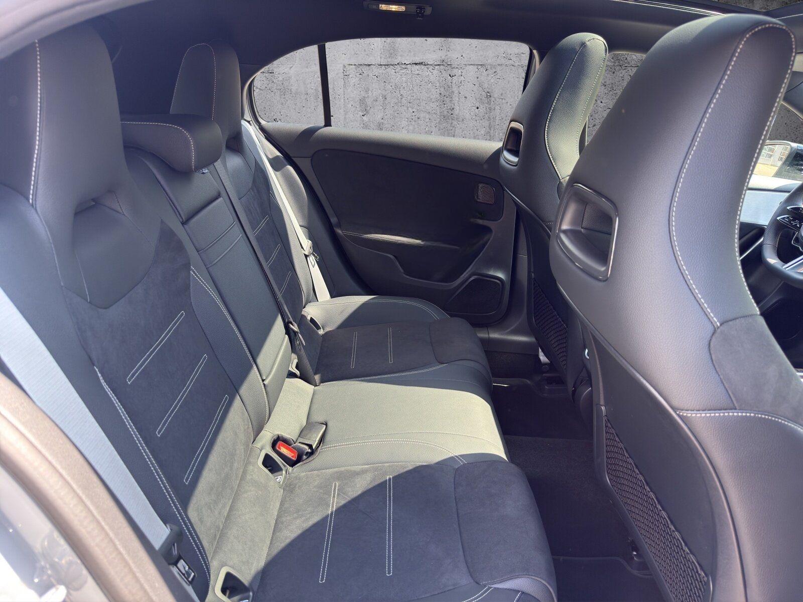 Mercedes-Benz A 200 d AMG+PANO+DISTRO+360°+SOUND+NIGHT+MLED foto 13