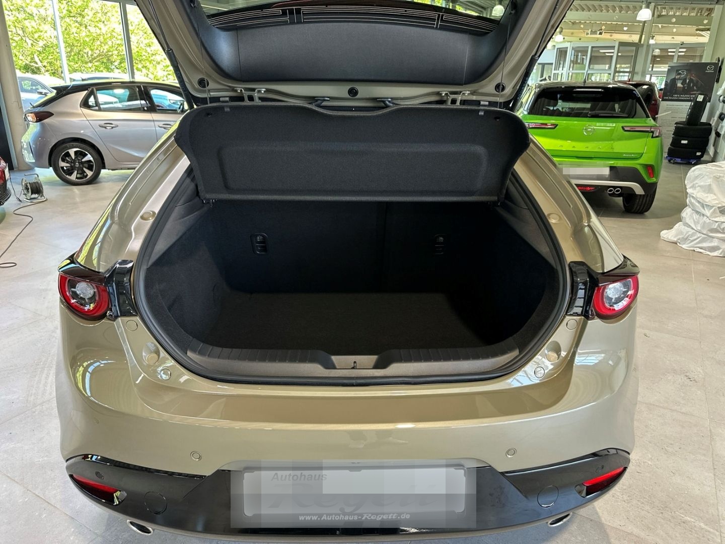Mazda 3 2.5L e-SKYACTIV G 140ps 6AT FWD EXCLUSIVE-LINE foto 14