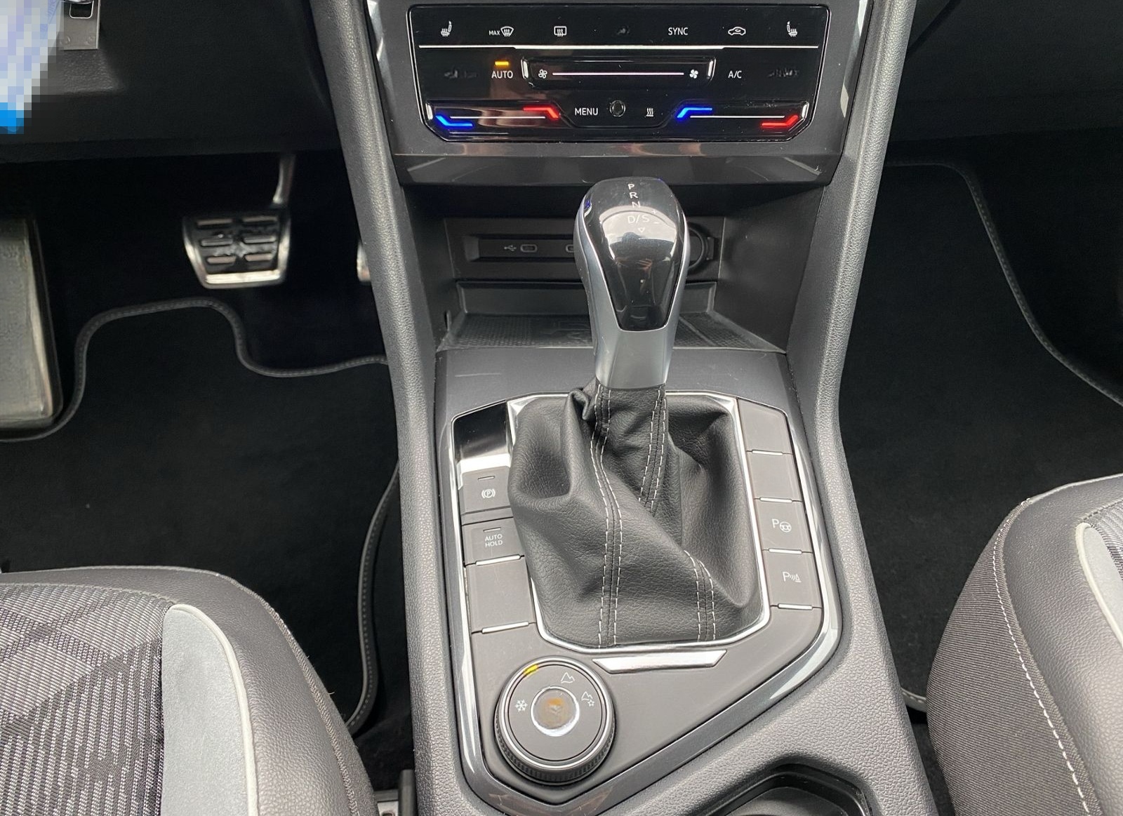 Volkswagen Tiguan Allspace 2,0TSI*R-LINE*4M*STANDH*NAV*AHK* foto 16