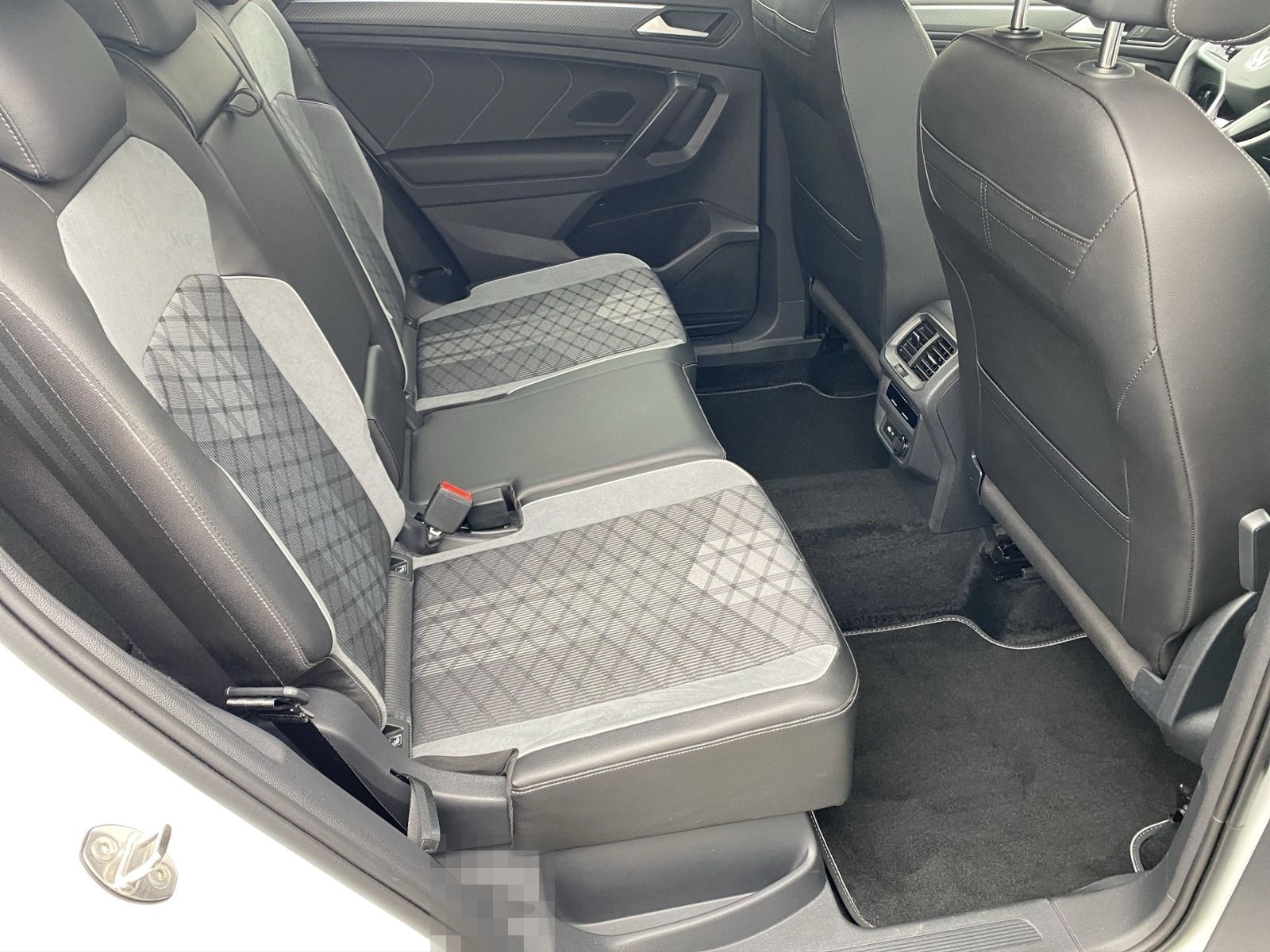 Volkswagen Tiguan Allspace 2,0TSI*R-LINE*4M*STANDH*NAV*AHK* foto 19