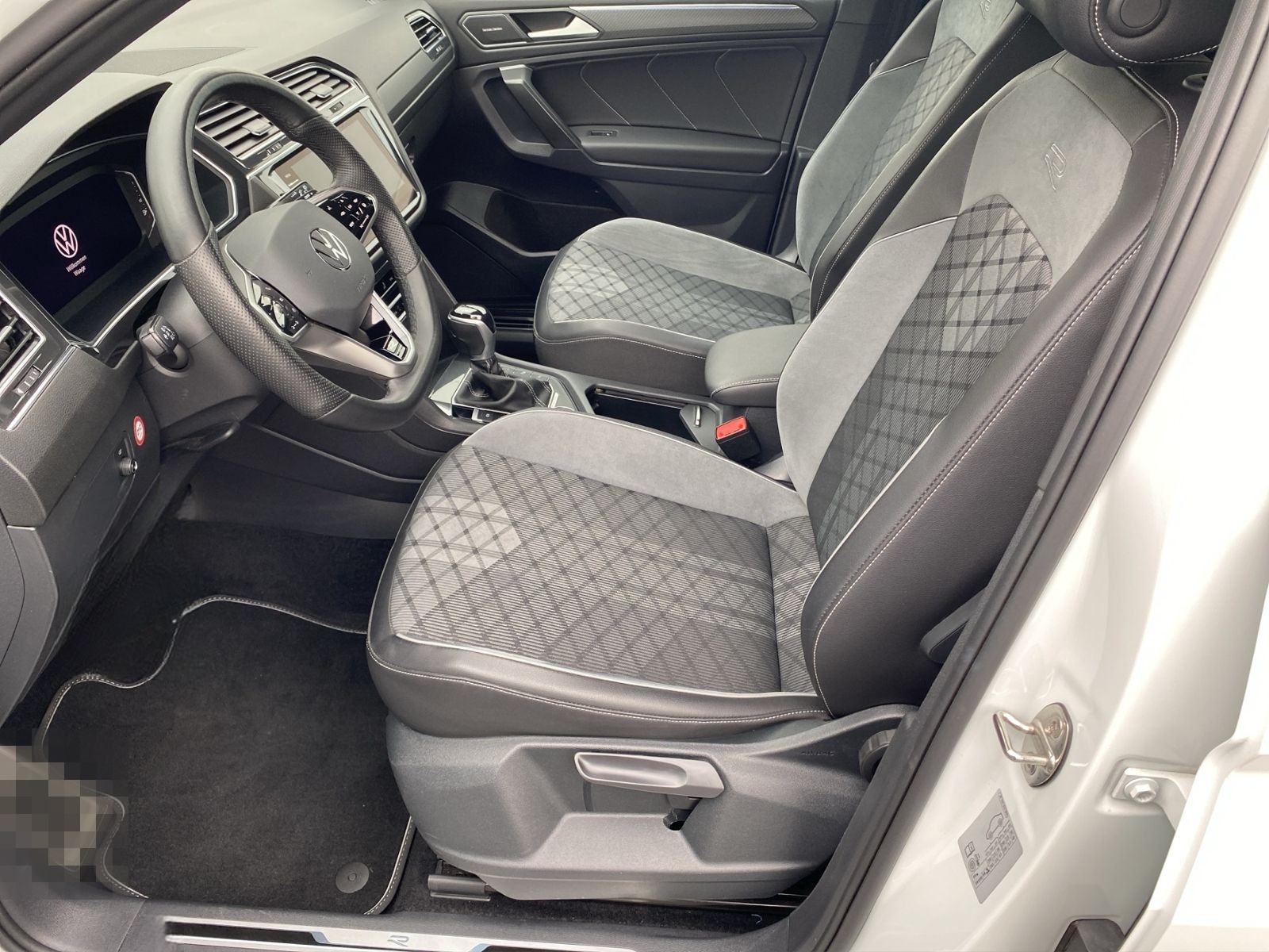 Volkswagen Tiguan Allspace 2,0TSI*R-LINE*4M*STANDH*NAV*AHK* foto 10