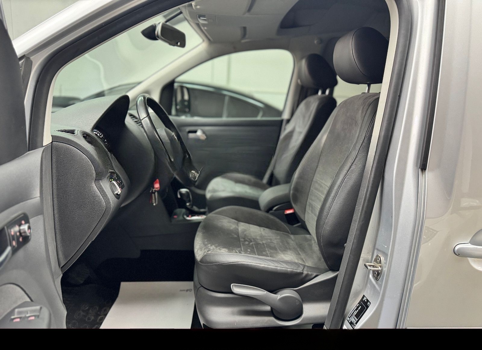 Volkswagen Caddy 2.0 TDI Highline 8xReifen Tempomat Alcanta foto 12