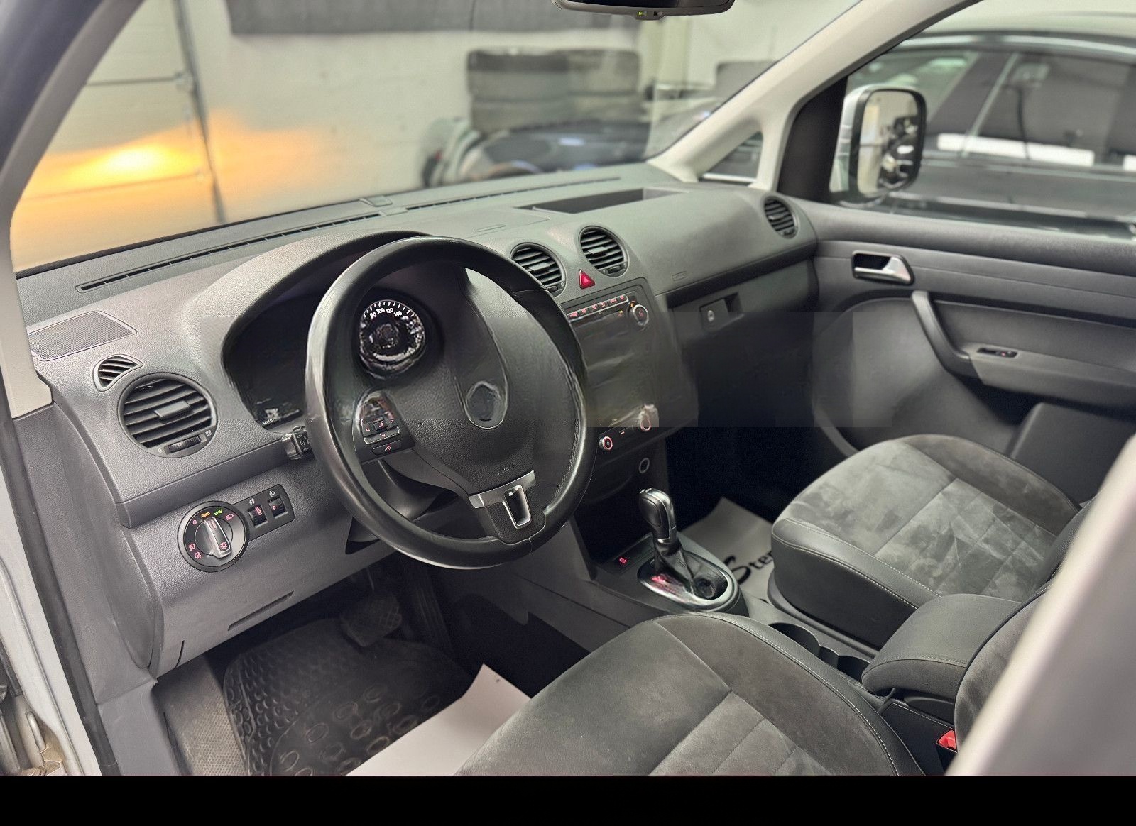 Volkswagen Caddy 2.0 TDI Highline 8xReifen Tempomat Alcanta foto 13