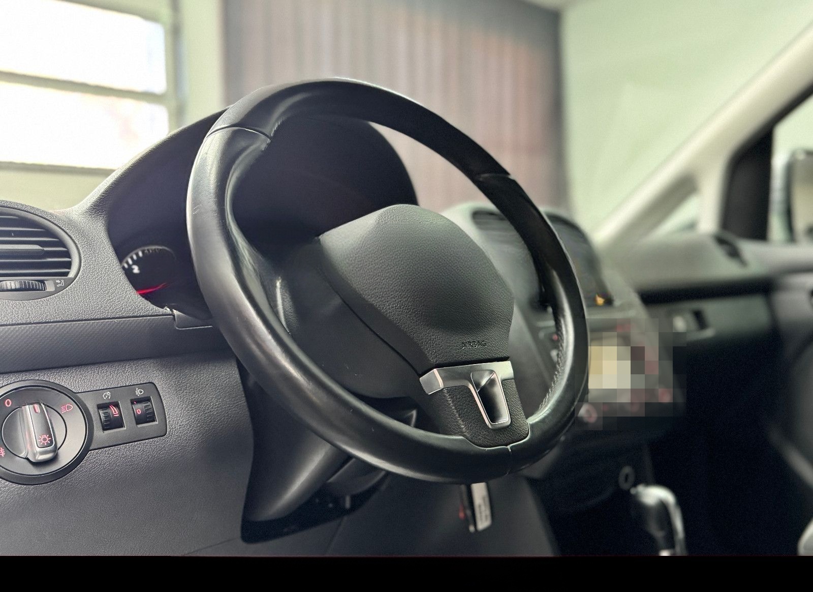 Volkswagen Caddy 2.0 TDI Highline 8xReifen Tempomat Alcanta foto 14