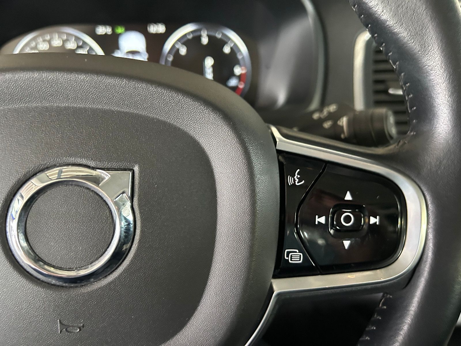 Volvo XC 90 Momentum 2WD//GARANTIE/LEDER/ALU/NAVI/PDC/ foto 14