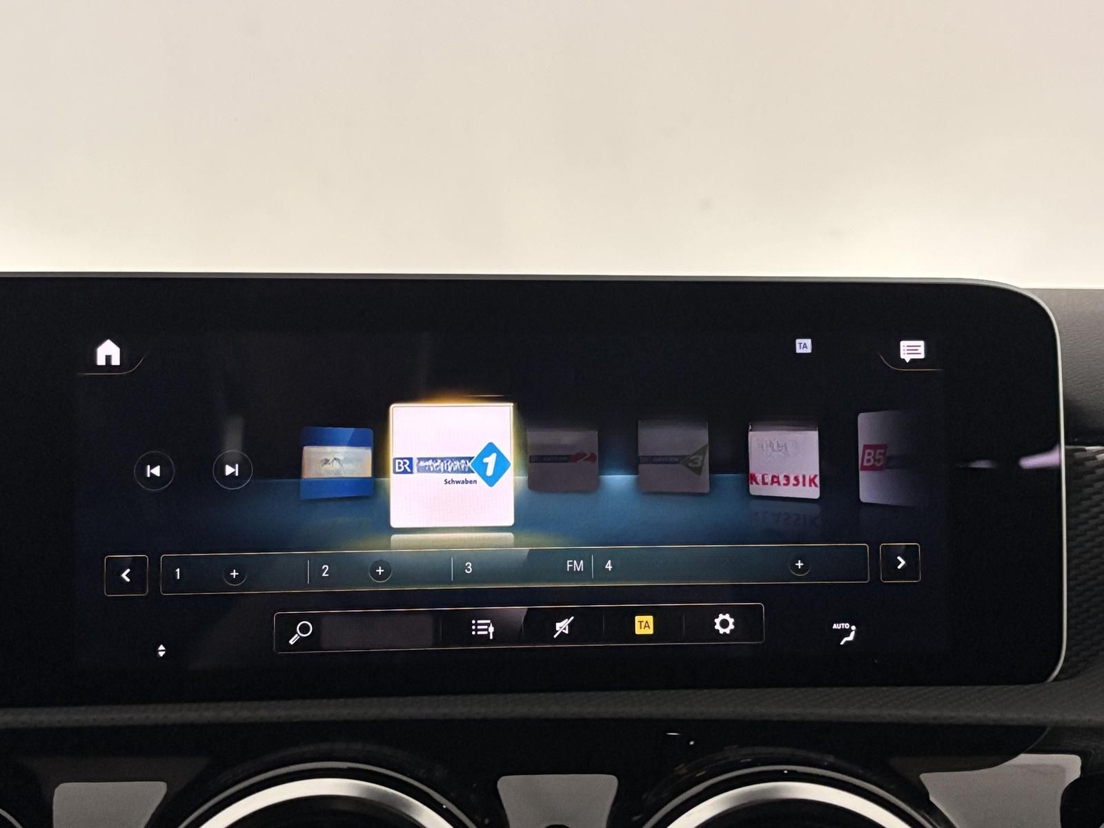 Mercedes-Benz A 220 Progressive LED Navi Virtual Keyless foto 19