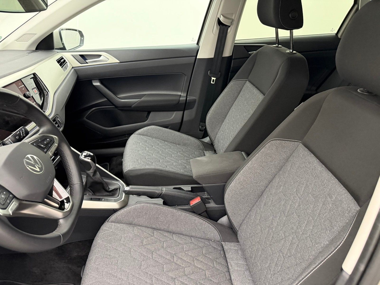 Volkswagen Polo 1.0 TSI Life MOVE 95PS IQ.Drive ACC LED foto 3