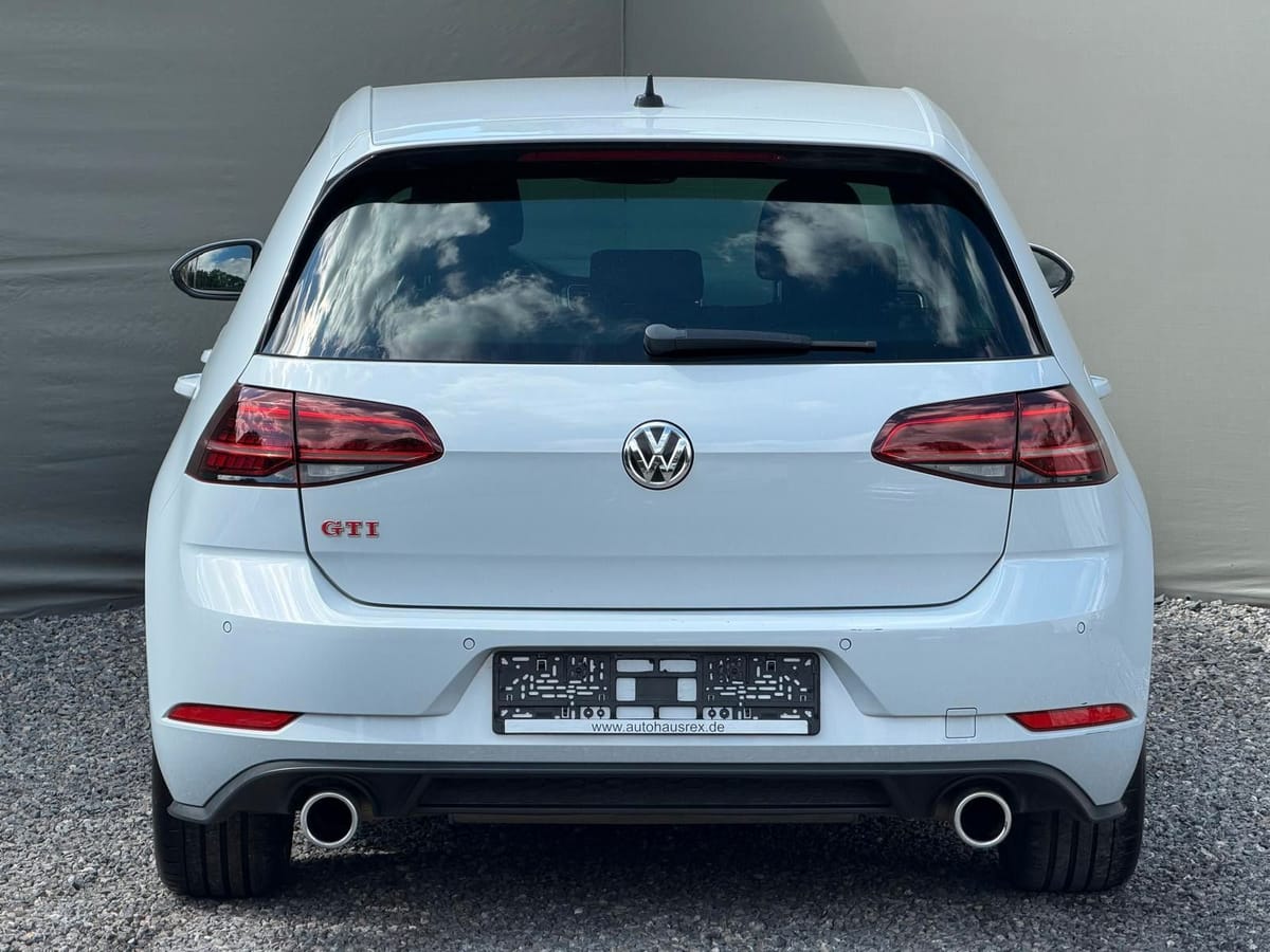 Volkswagen Golf GTI 2,0 TSI DSG Performance COCKPIT foto 5