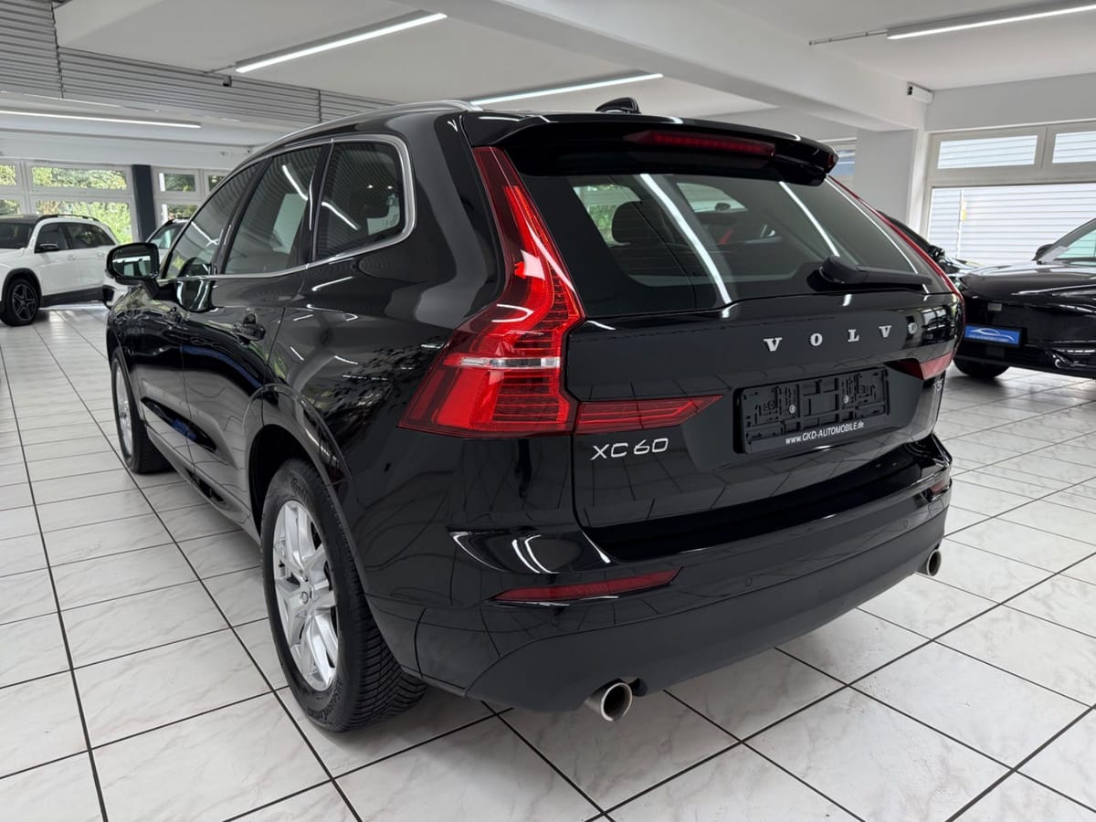 Volvo XC60 Momentum Pro AWD Leder H&K Navi Shz Kamera foto 2
