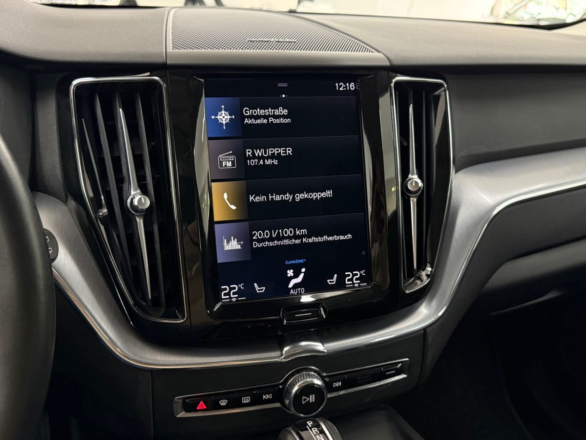Volvo XC60 Momentum Pro AWD Leder H&K Navi Shz Kamera foto 25