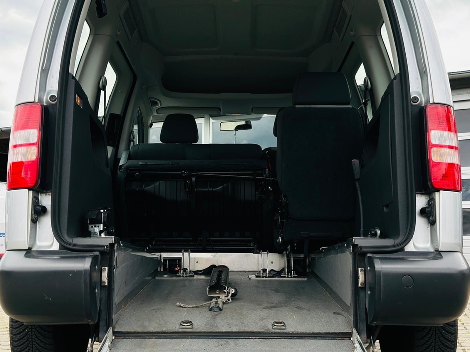 Volkswagen Caddy  Behindertengerecht-Rampe foto 10
