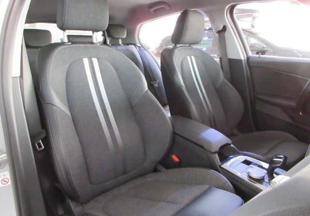 BMW 118 i SportLine LED/NAVI/SHZ/PDC/AHK/STANDHZ/17" foto 18