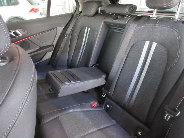 BMW 118 i SportLine LED/NAVI/SHZ/PDC/AHK/STANDHZ/17" foto 20