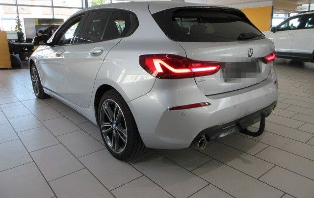 BMW 118 i SportLine LED/NAVI/SHZ/PDC/AHK/STANDHZ/17" foto 3