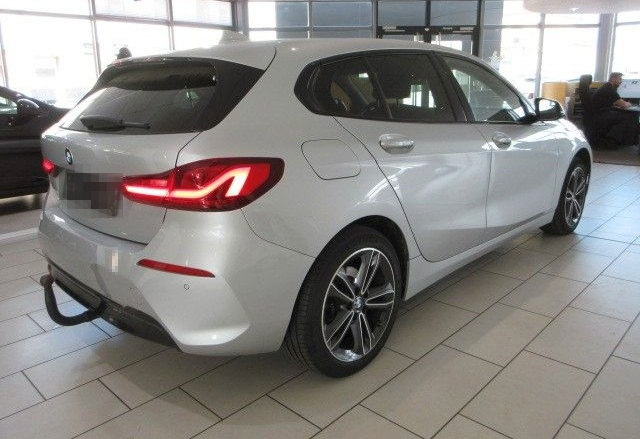 BMW 118 i SportLine LED/NAVI/SHZ/PDC/AHK/STANDHZ/17" foto 5