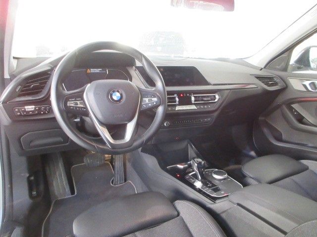 BMW 118 i SportLine LED/NAVI/SHZ/PDC/AHK/STANDHZ/17" foto 10