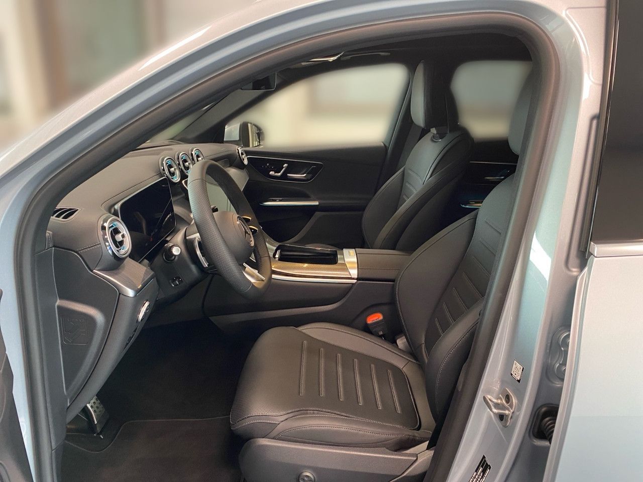 Mercedes-Benz GLC 300 e 4Matic AMG+360°+PANO+AHK+KEYLESS foto 8