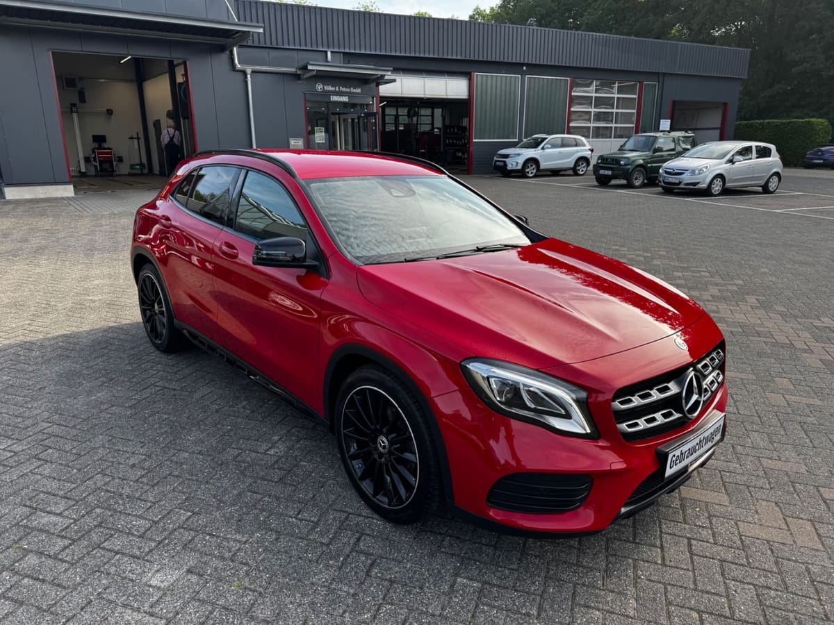 Mercedes-Benz GLA 200 Urban AMG Night-Paket Kamera LED foto 3