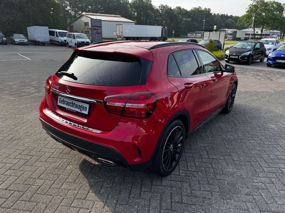 Mercedes-Benz GLA 200 Urban AMG Night-Paket Kamera LED foto 5