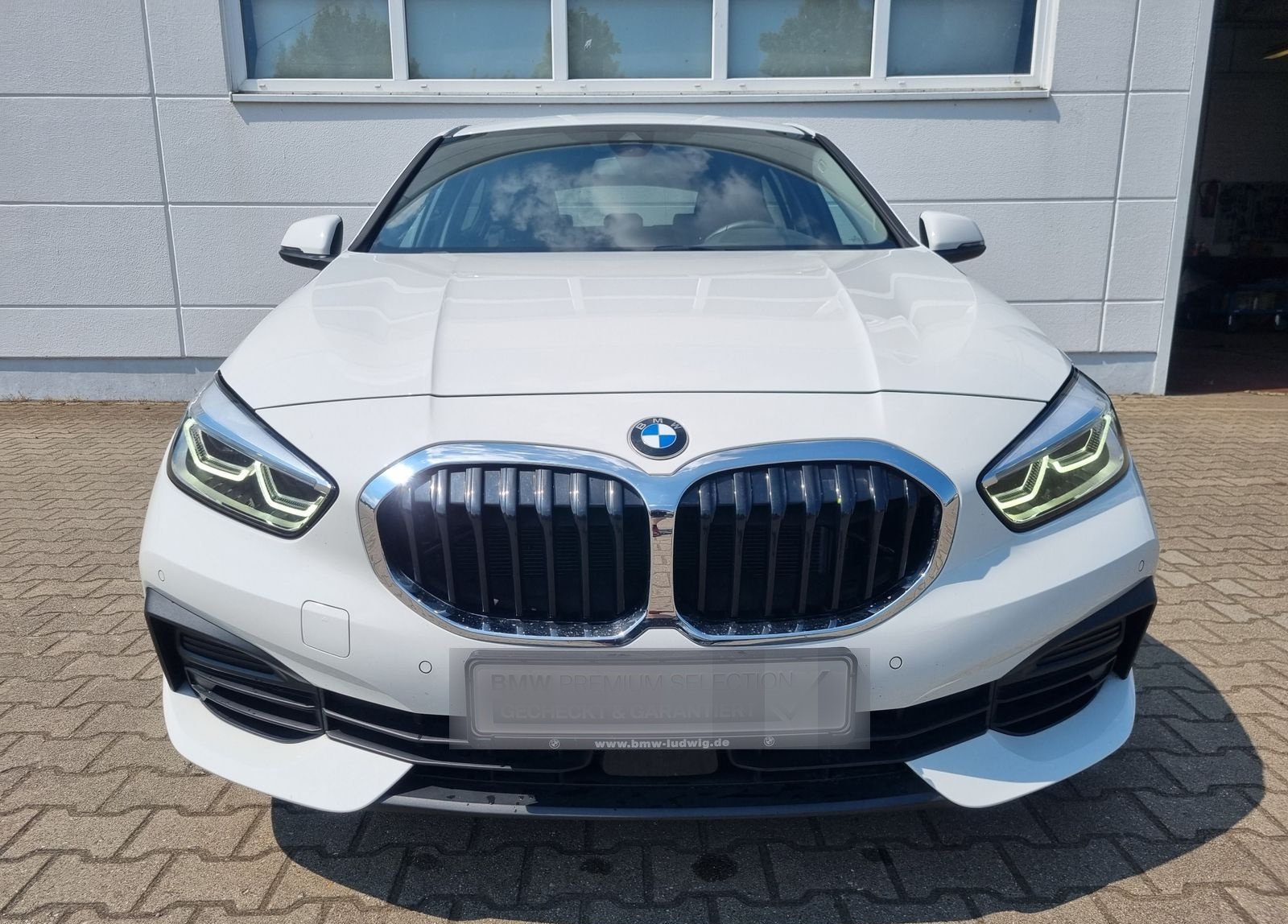 BMW 118i Advantage LED Tempomat Klimaaut. Shz PDC foto 3